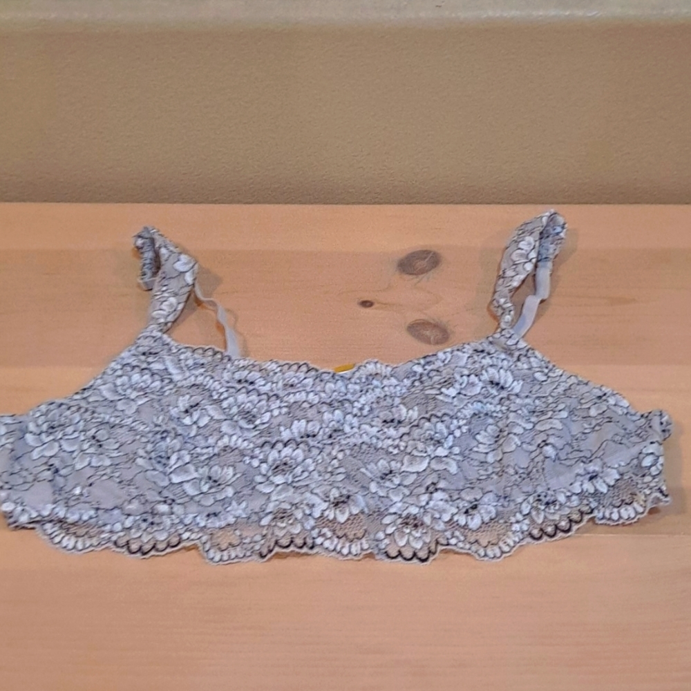 Tia Lyn size L lace bralette